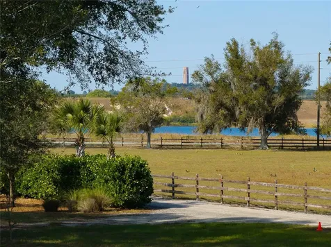 2424 Burns Avenue Lake Wales FL 33898