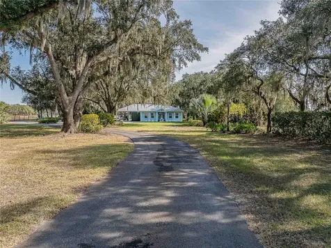 2424 Burns Avenue Lake Wales FL 33898