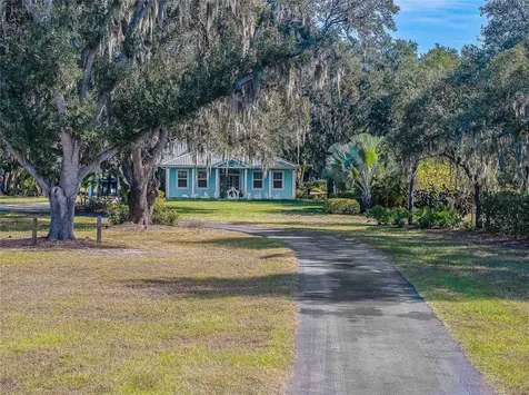 2424 Burns Avenue Lake Wales FL 33898