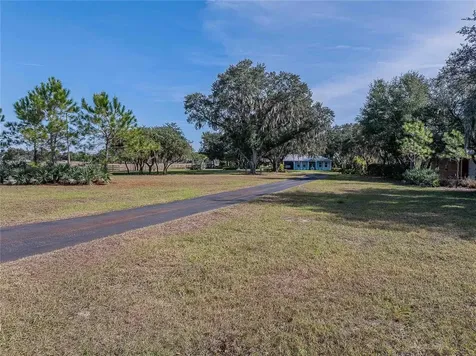 2424 Burns Avenue Lake Wales FL 33898