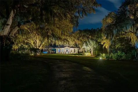 2424 Burns Avenue Lake Wales FL 33898