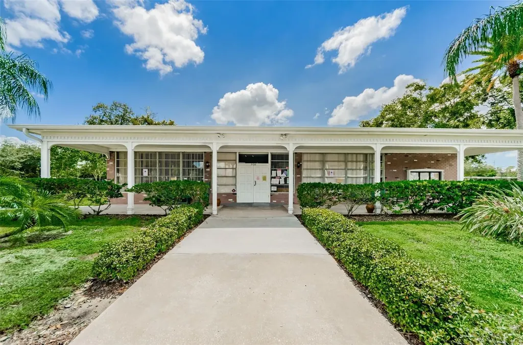 4151 55th Way N Kenneth City FL 33709