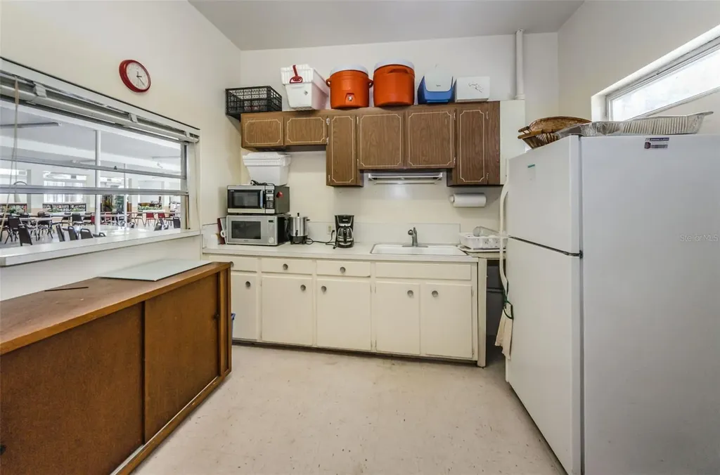 4151 55th Way N Kenneth City FL 33709