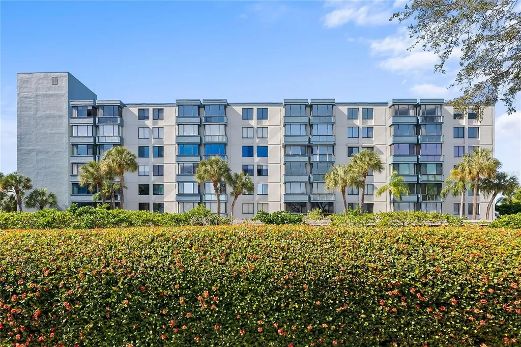 644 Island Way Clearwater Beach FL 33767