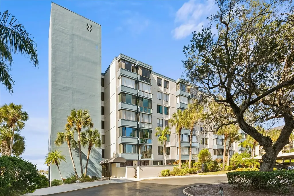 644 Island Way Clearwater Beach FL 33767
