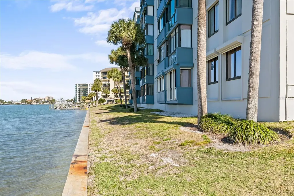 644 Island Way Clearwater Beach FL 33767