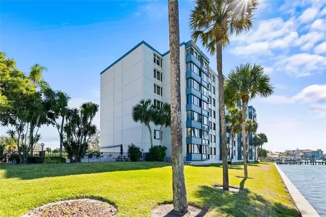 644 Island Way Clearwater Beach FL 33767