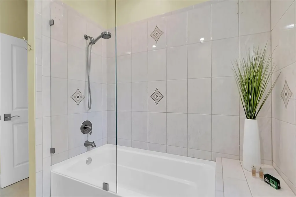 1580 Macchesney Drive Tarpon Springs FL 34689
