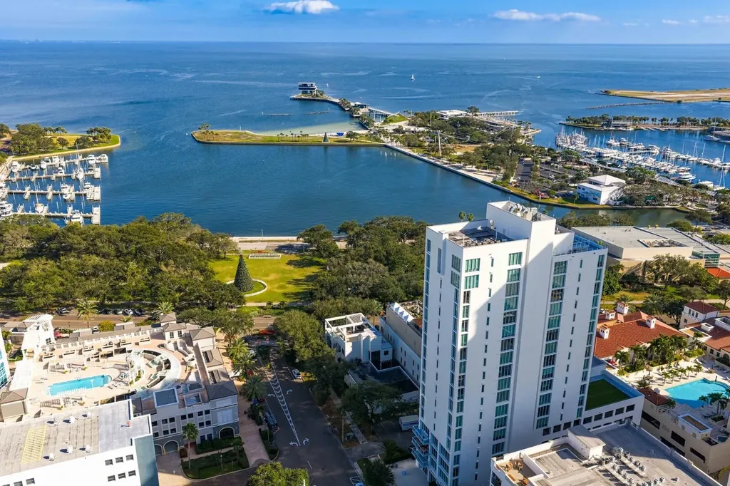 176 4th Avenue NE St Petersburg FL 33701