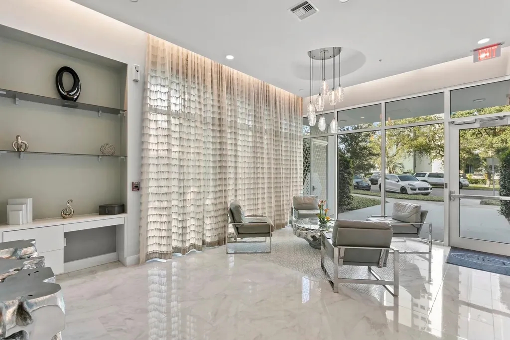 176 4th Avenue NE St Petersburg FL 33701