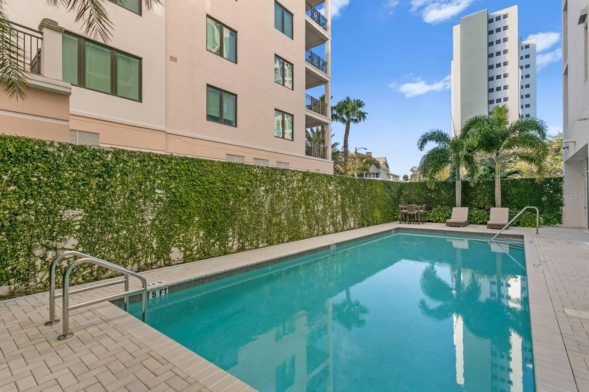 176 4th Avenue NE St Petersburg FL 33701