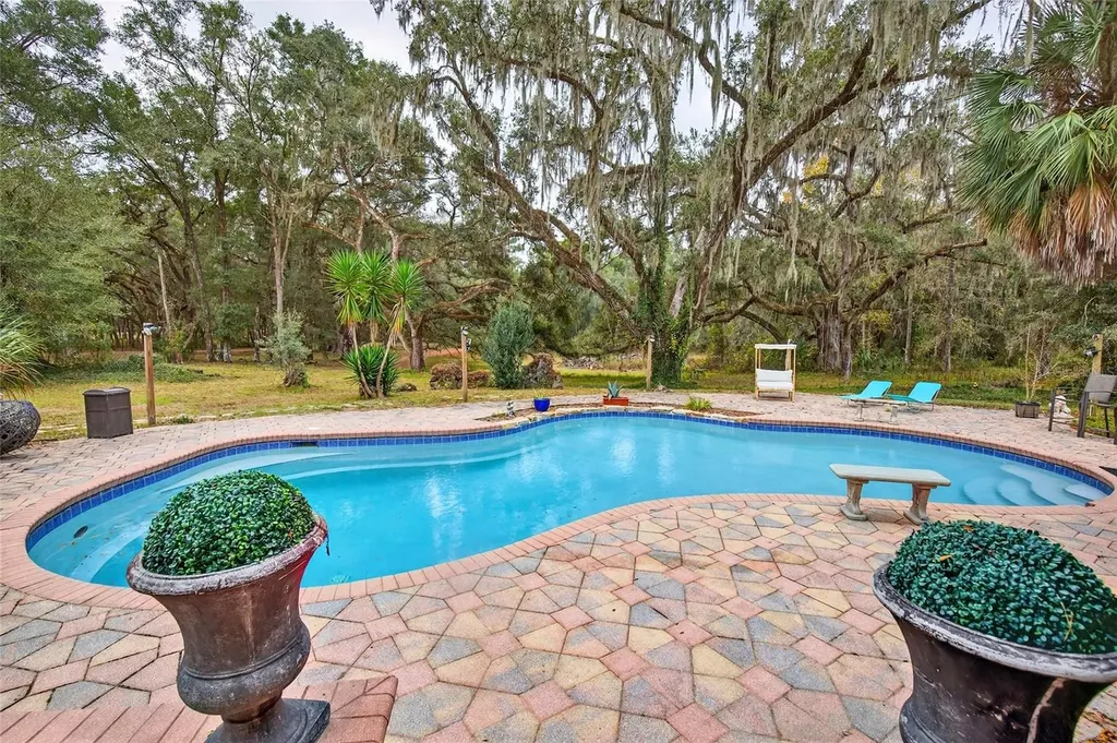 11795 SW Highway 484 Dunnellon FL 34432
