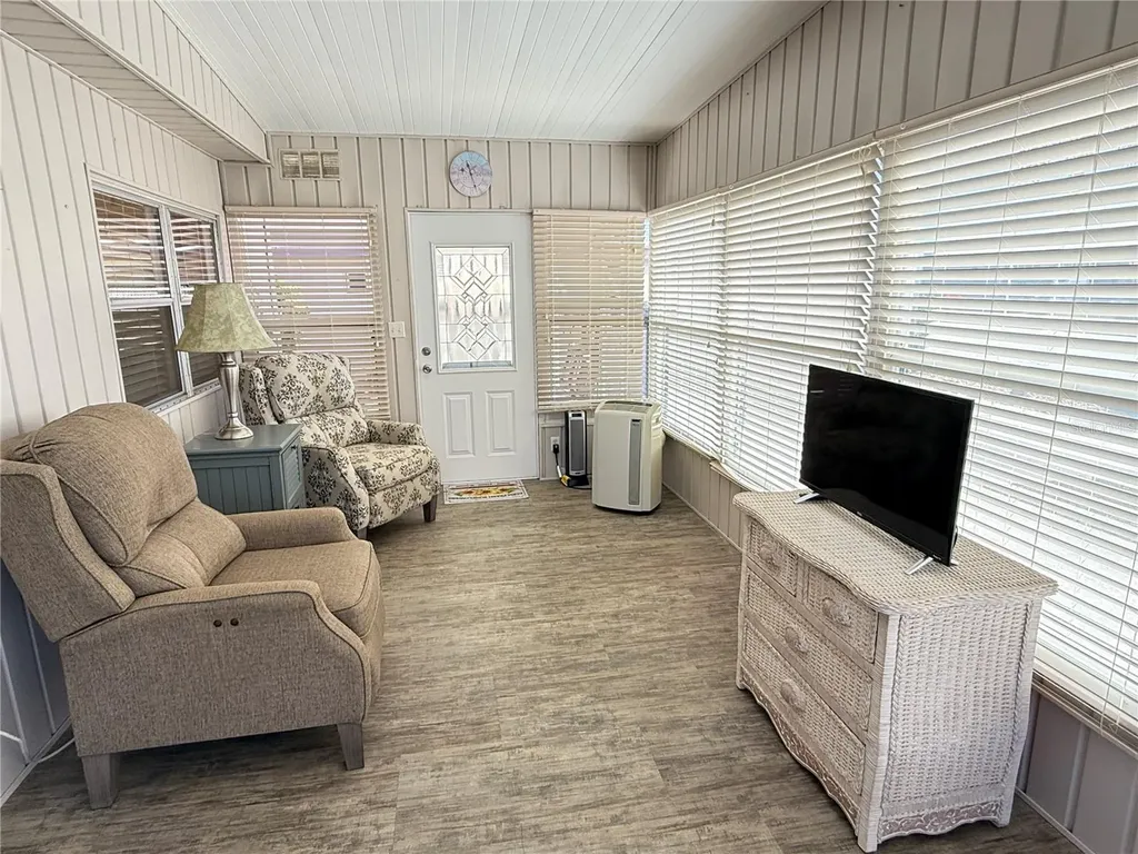 539 Mount Piney Avenue NE St Petersburg FL 33702