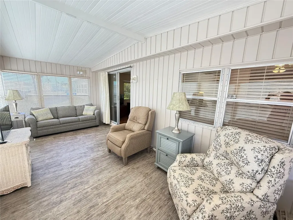 539 Mount Piney Avenue NE St Petersburg FL 33702