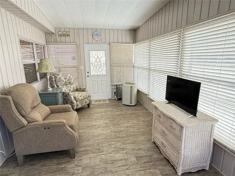 539 Mount Piney Avenue NE St Petersburg FL 33702