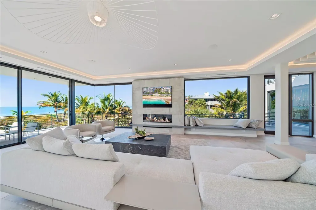 104 Sunset Lane Holmes Beach FL 34217
