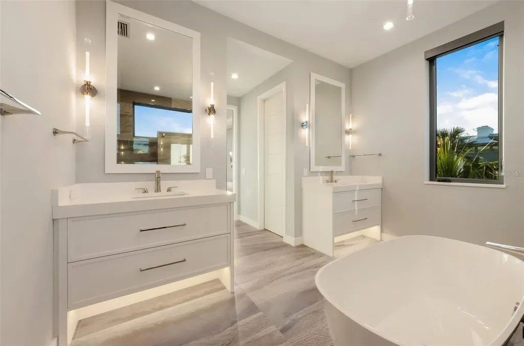 104 Sunset Lane Holmes Beach FL 34217