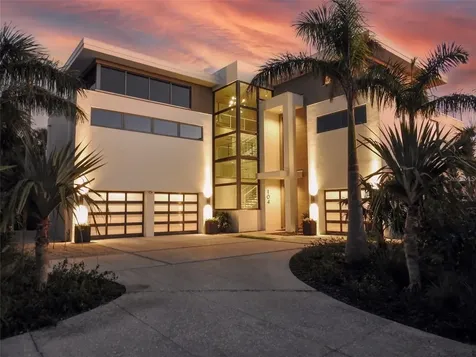 104 Sunset Lane Holmes Beach FL 34217