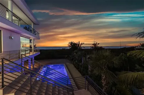 104 Sunset Lane Holmes Beach FL 34217