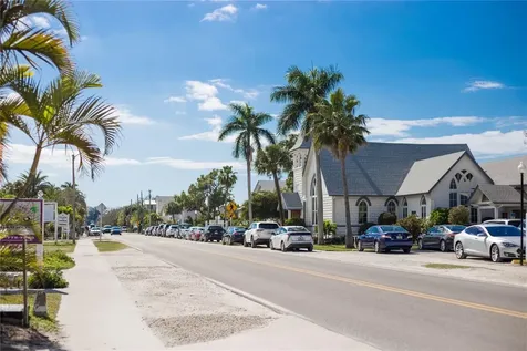 104 Sunset Lane Holmes Beach FL 34217