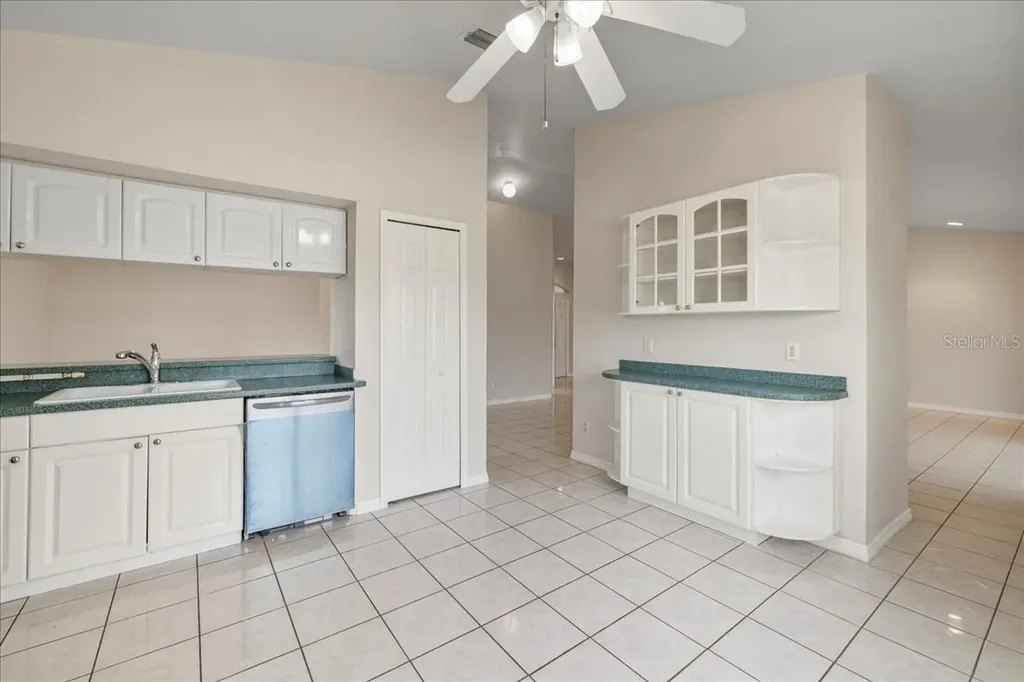 1324 SW 8th Court Cape Coral FL 33991