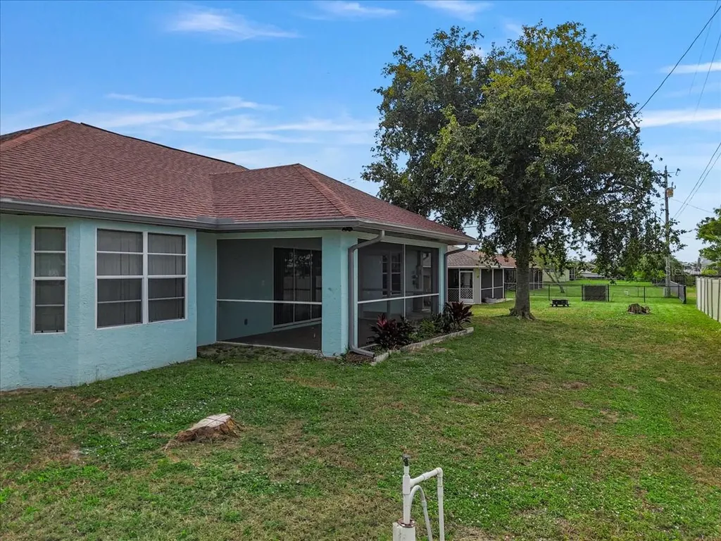 1324 SW 8th Court Cape Coral FL 33991