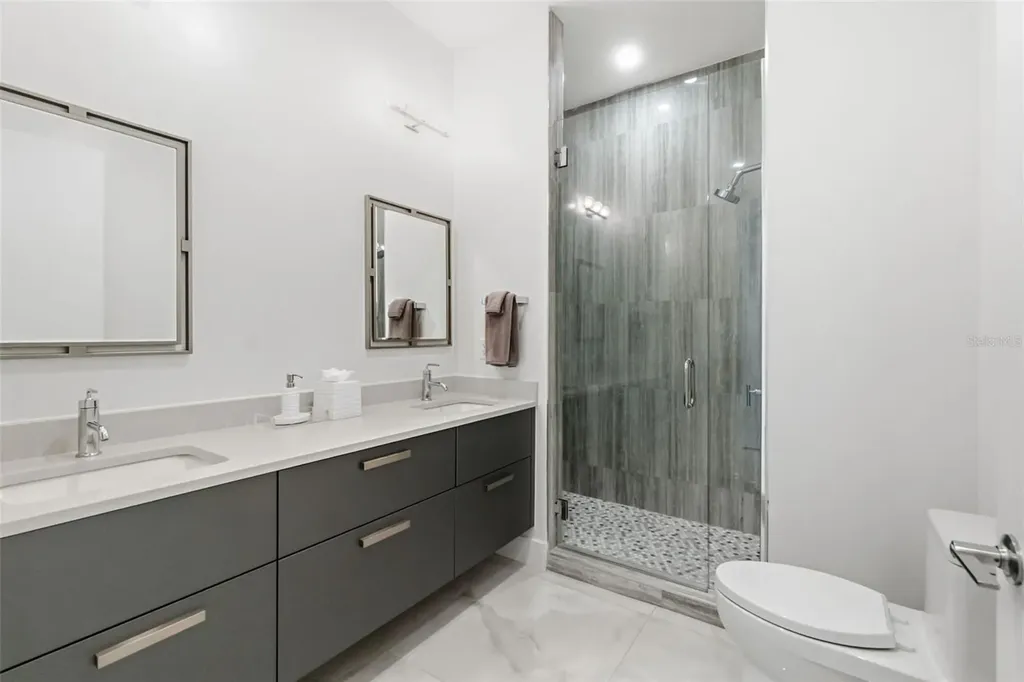 33 S Palm Avenue Sarasota FL 34236