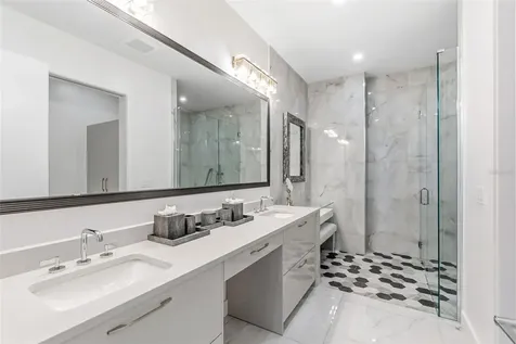 33 S Palm Avenue Sarasota FL 34236