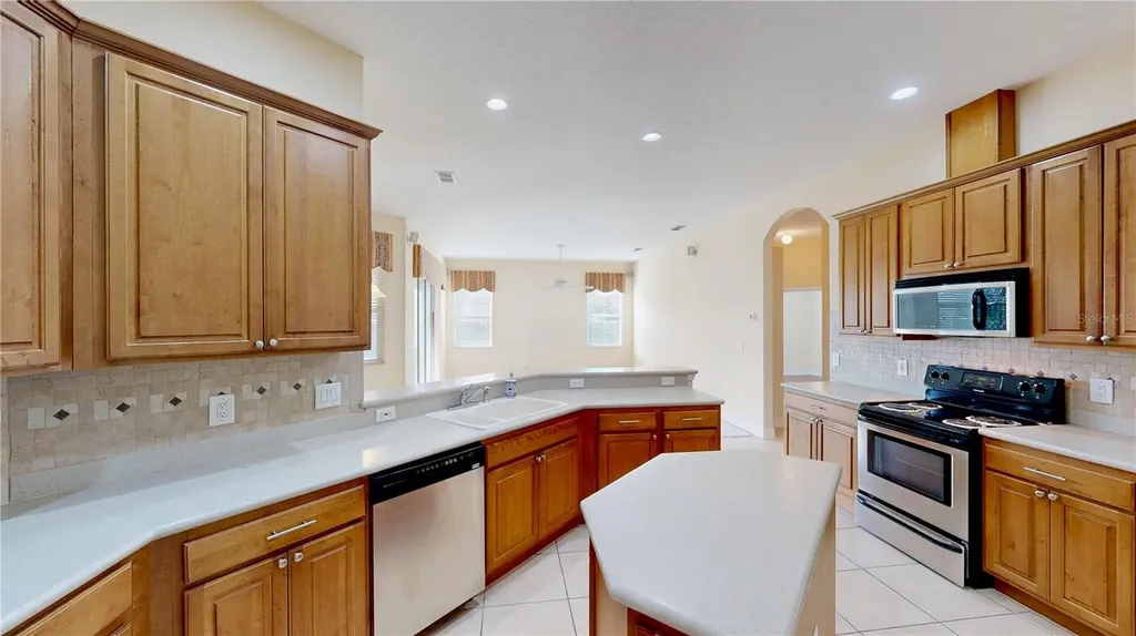 586 Huntington Pines Drive Ocoee FL 34761