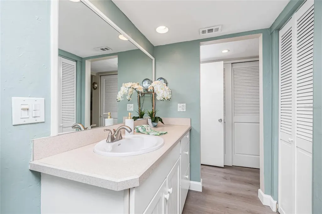 2955 N Beach Road Englewood FL 34223