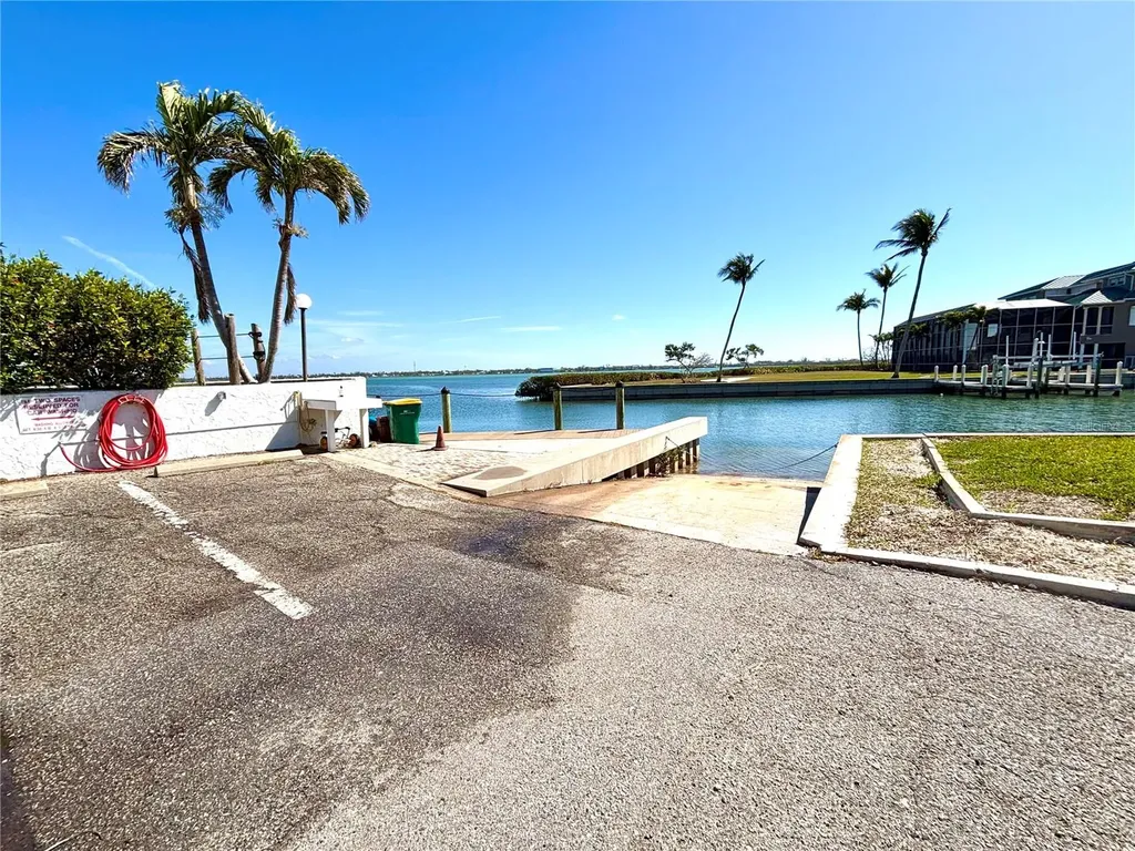 2955 N Beach Road Englewood FL 34223