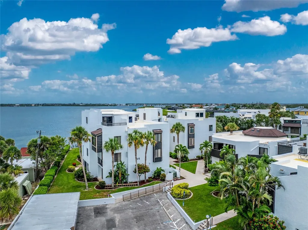 2955 N Beach Road Englewood FL 34223