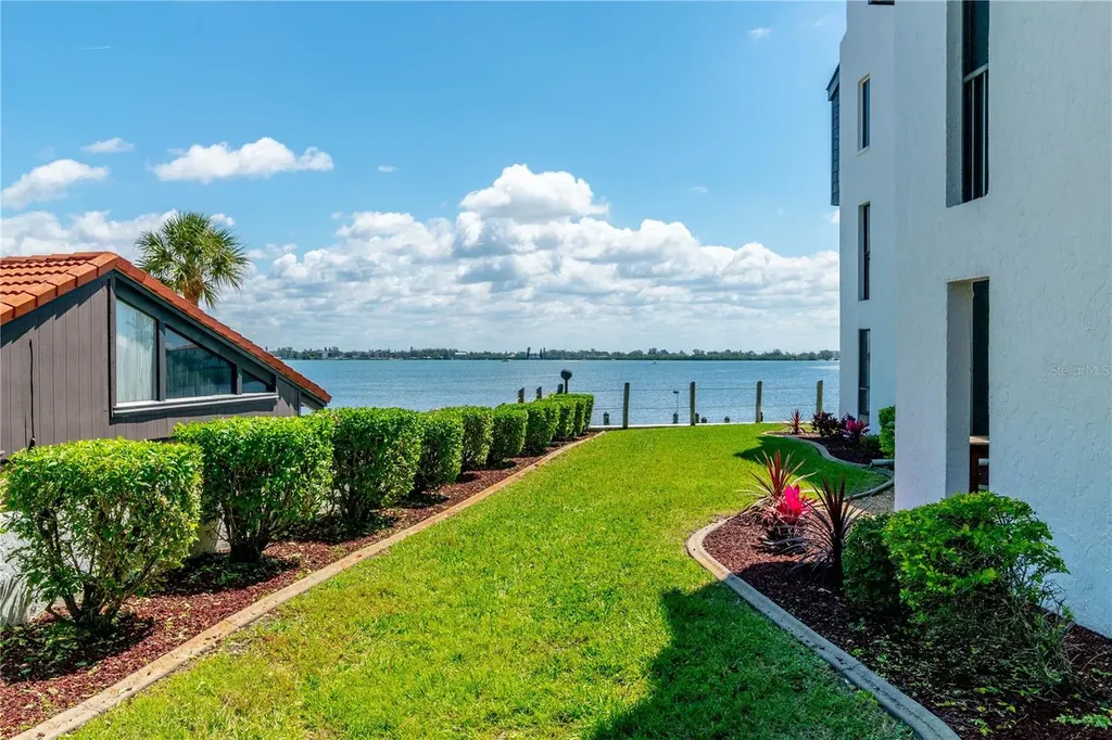 2955 N Beach Road Englewood FL 34223