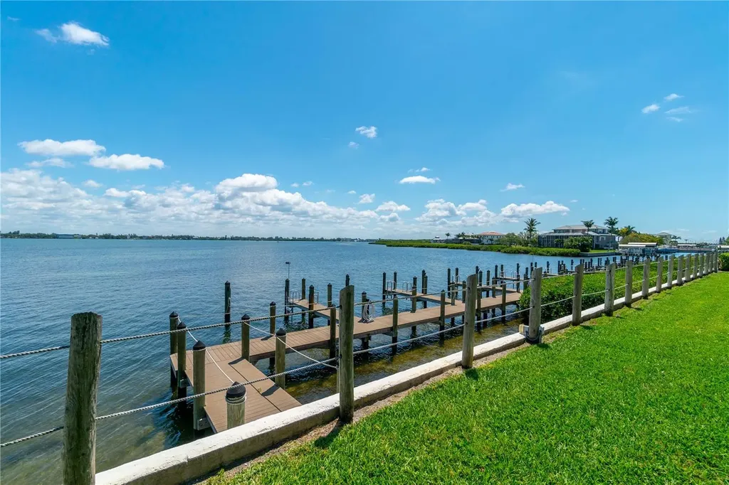 2955 N Beach Road Englewood FL 34223