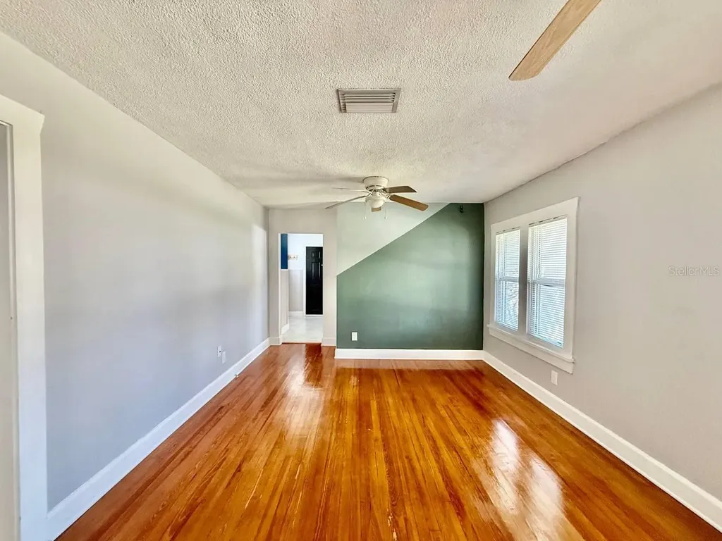 2120 46th Avenue N St Petersburg FL 33714