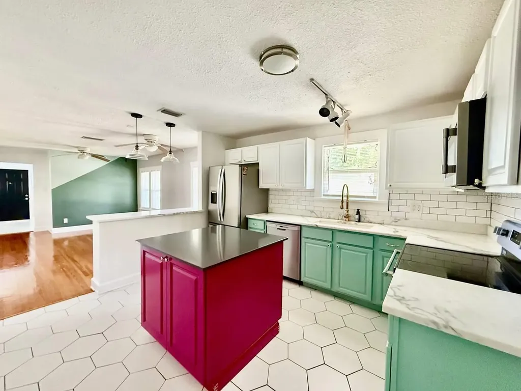 2120 46th Avenue N St Petersburg FL 33714