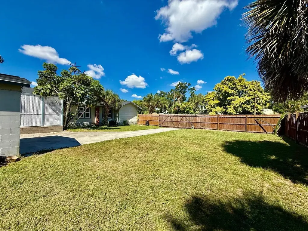 2120 46th Avenue N St Petersburg FL 33714