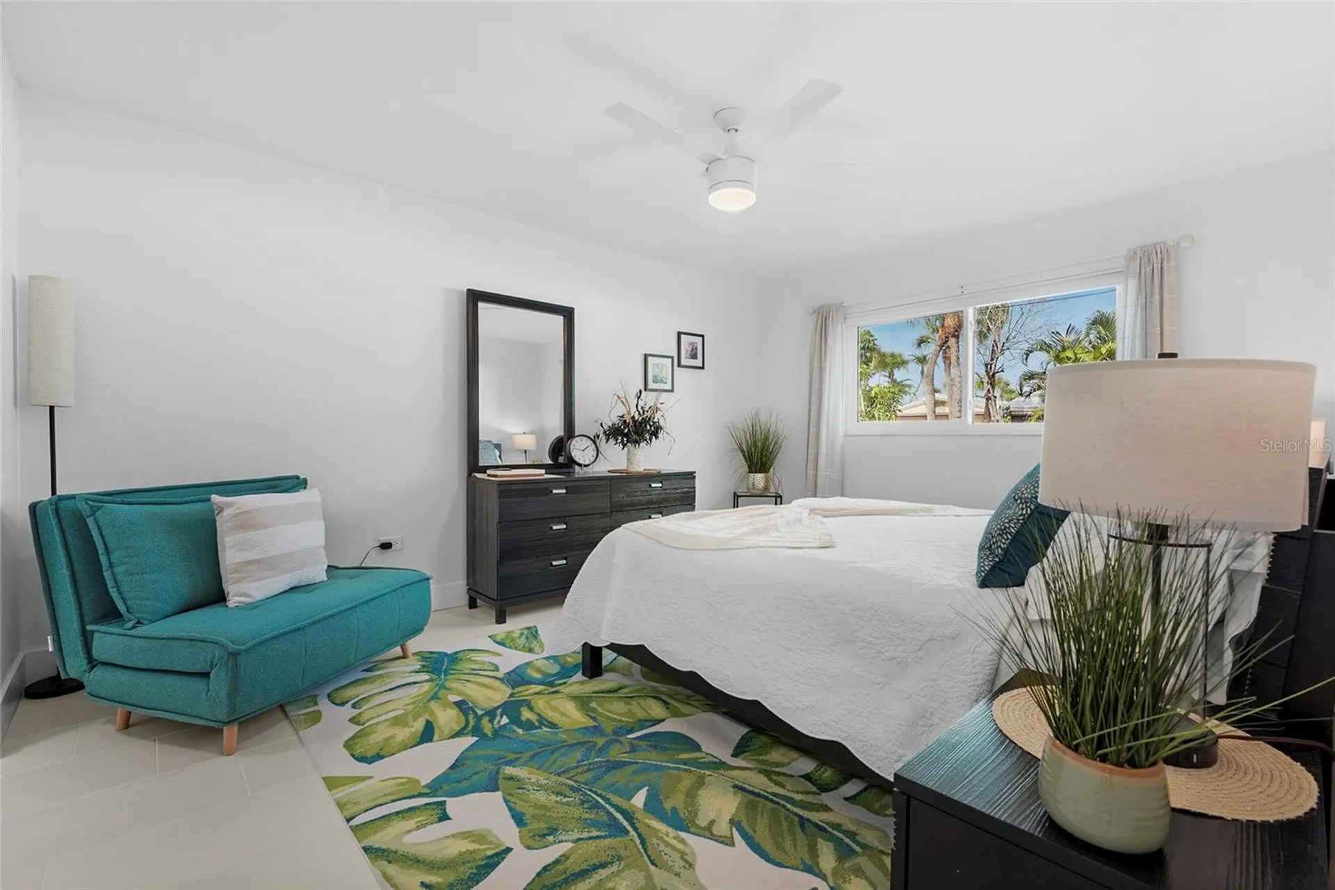 137 Avenida Messina Sarasota FL 34242