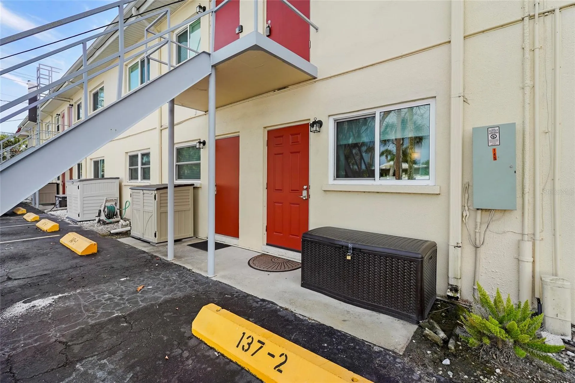 137 Avenida Messina Sarasota FL 34242