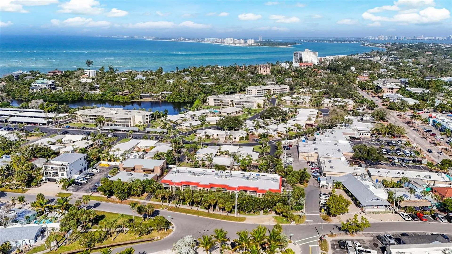 137 Avenida Messina Sarasota FL 34242