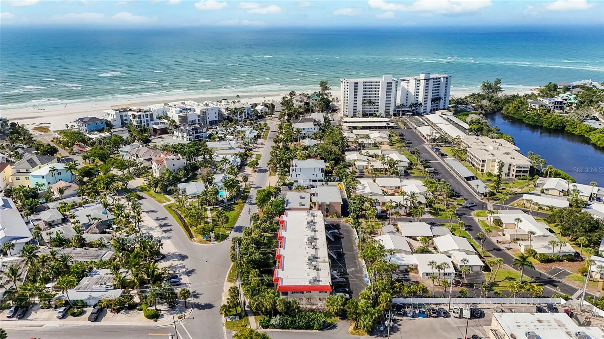 137 Avenida Messina Sarasota FL 34242
