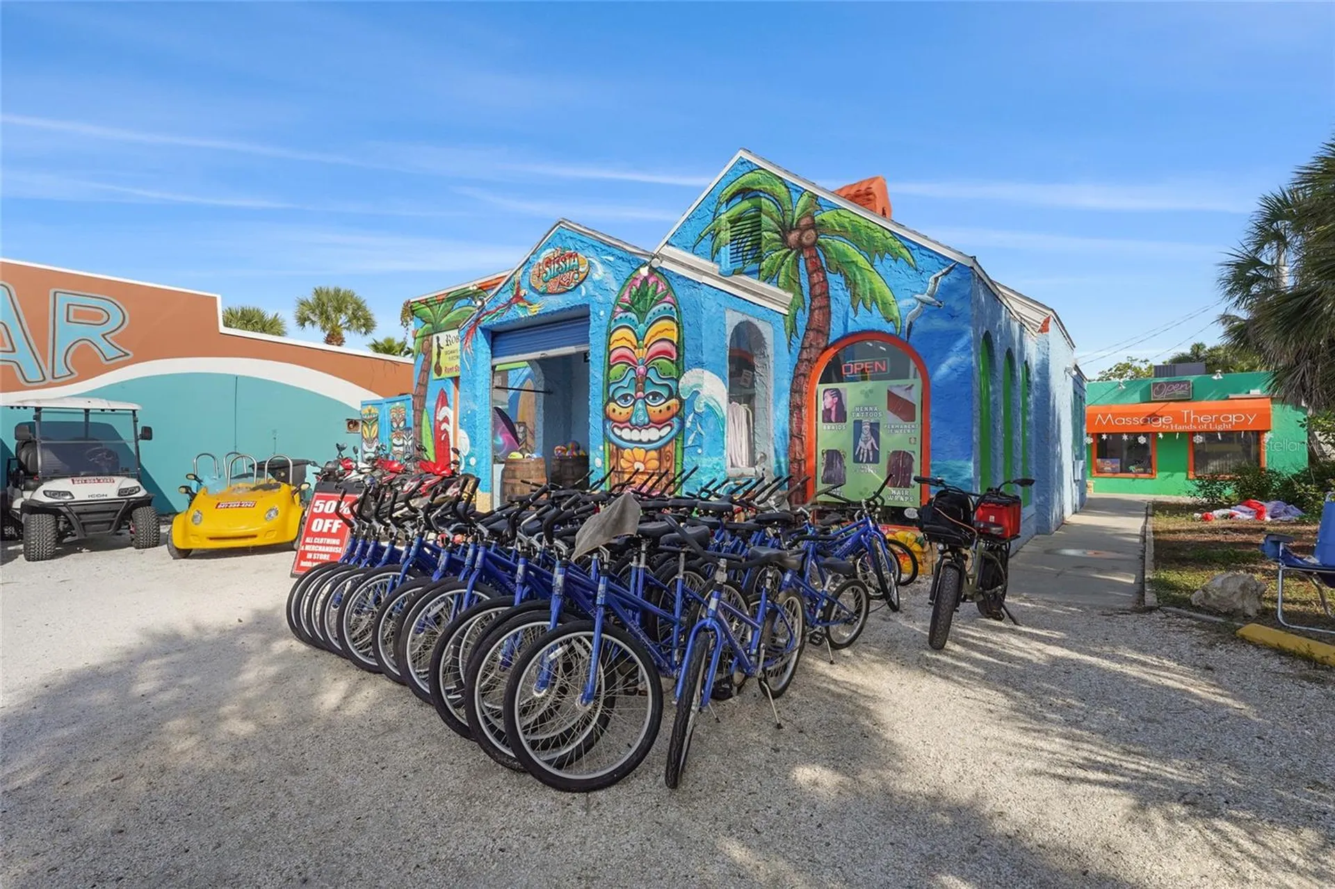 137 Avenida Messina Sarasota FL 34242