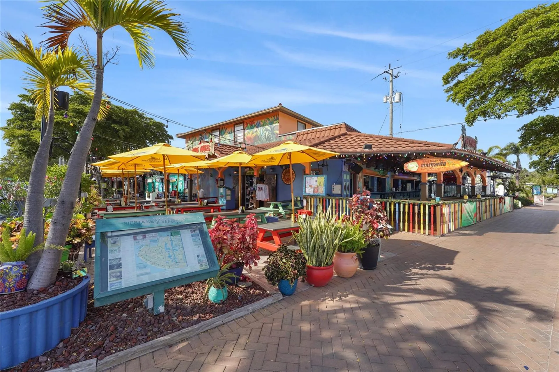 137 Avenida Messina Sarasota FL 34242
