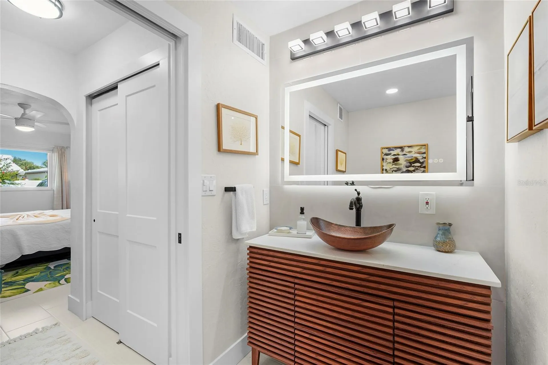 137 Avenida Messina Sarasota FL 34242