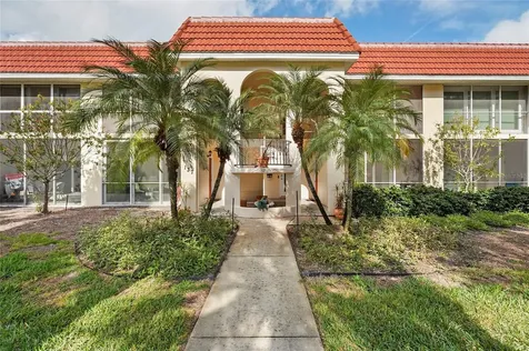 137 Avenida Messina Sarasota FL 34242