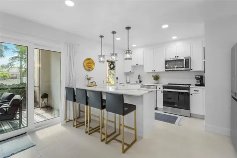 137 Avenida Messina Sarasota FL 34242