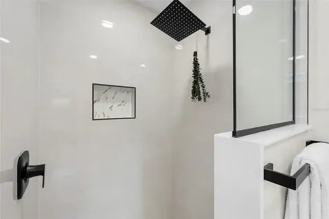 137 Avenida Messina Sarasota FL 34242