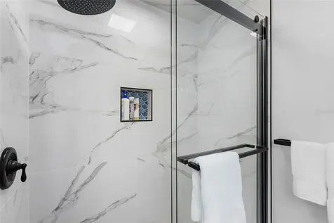 137 Avenida Messina Sarasota FL 34242