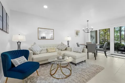 137 Avenida Messina Sarasota FL 34242