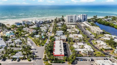 137 Avenida Messina Sarasota FL 34242